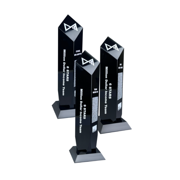 Square Honor Series Type 31 Trophy 01